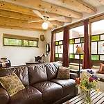 La Vida Buena Two-Bedroom Holiday Home