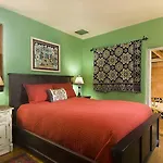 La Vida Buena Two-Bedroom Holiday Home