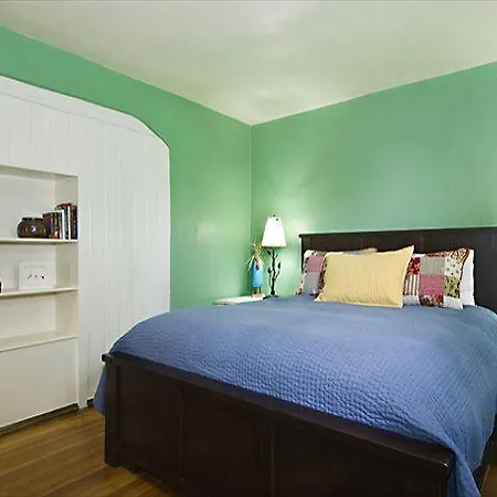 La Vida Buena Two-Bedroom Holiday Home *
